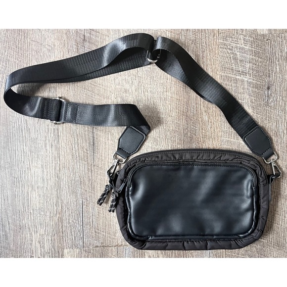Thirty One‎ Classic Sling Belt Bag Fanny Pack Black Strap Nylon Crossbody - Picture 1 of 7
